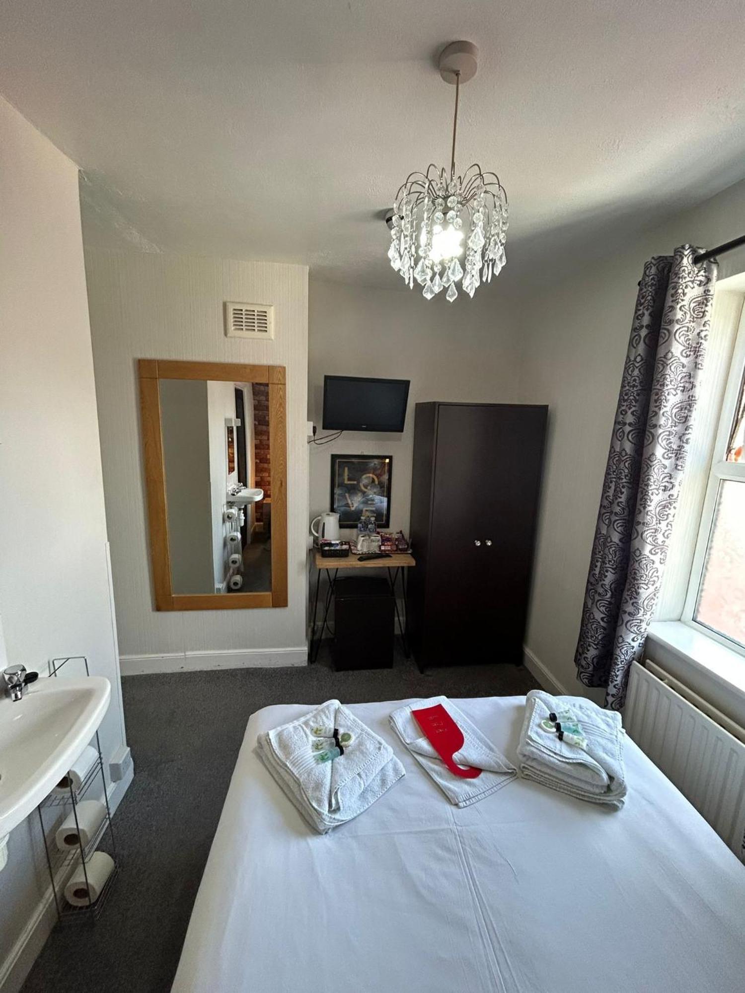 The Lyndhurst Guest House Great Yarmouth Room photo