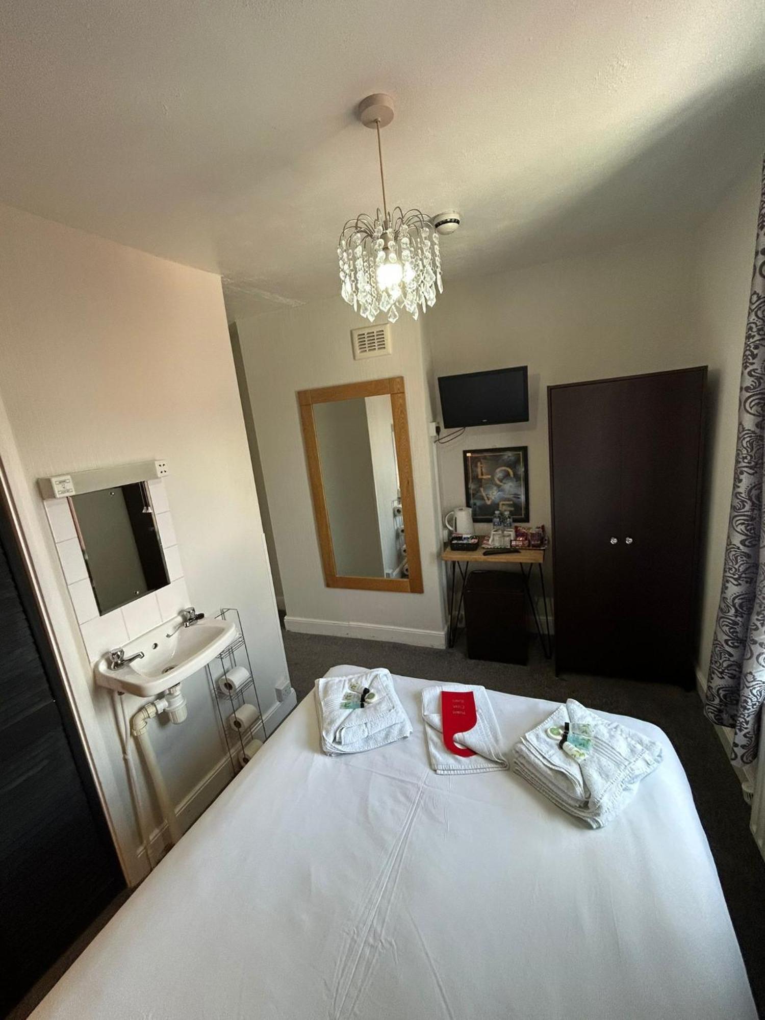The Lyndhurst Guest House Great Yarmouth Room photo