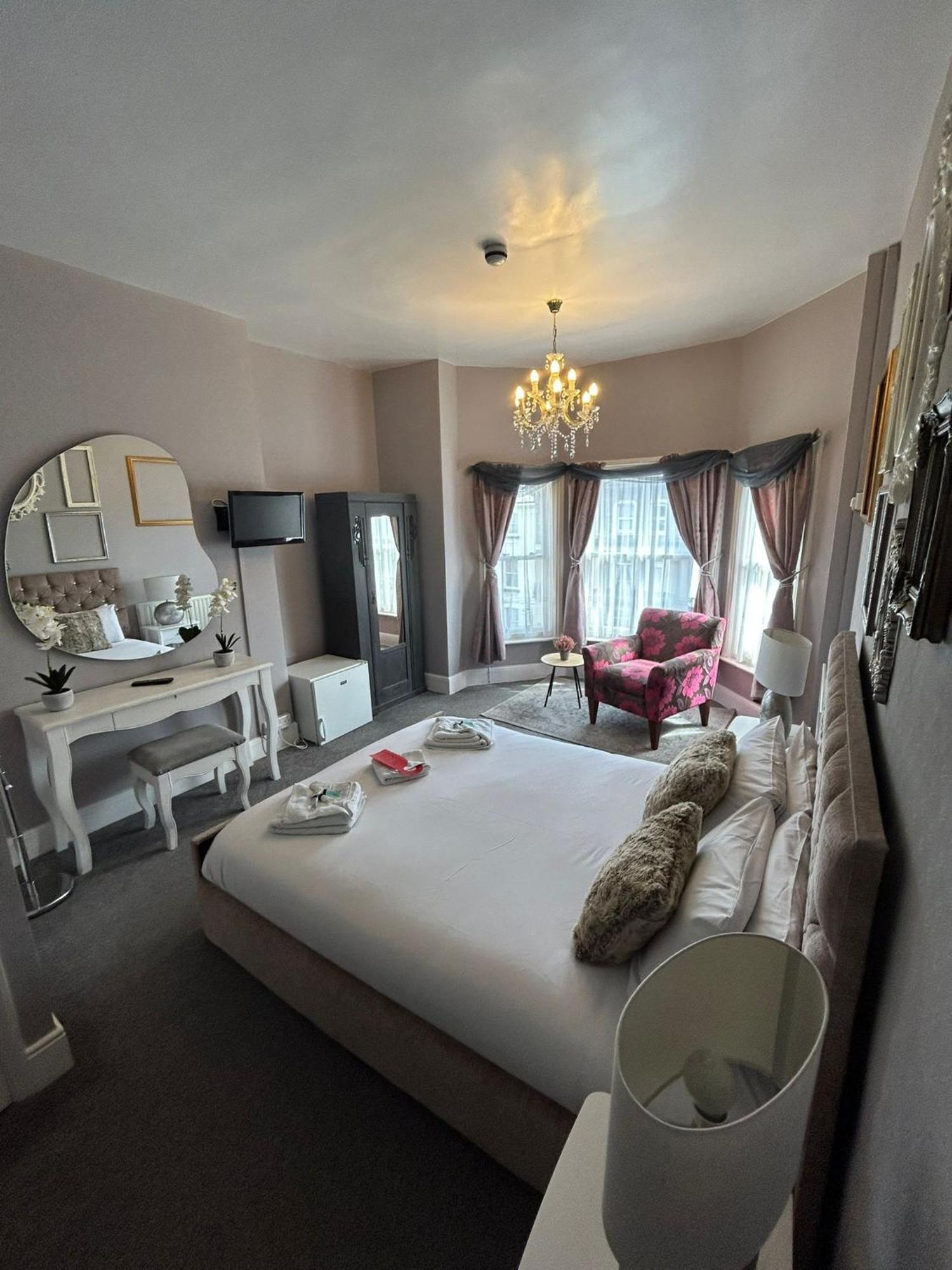 The Lyndhurst Guest House Great Yarmouth Room photo