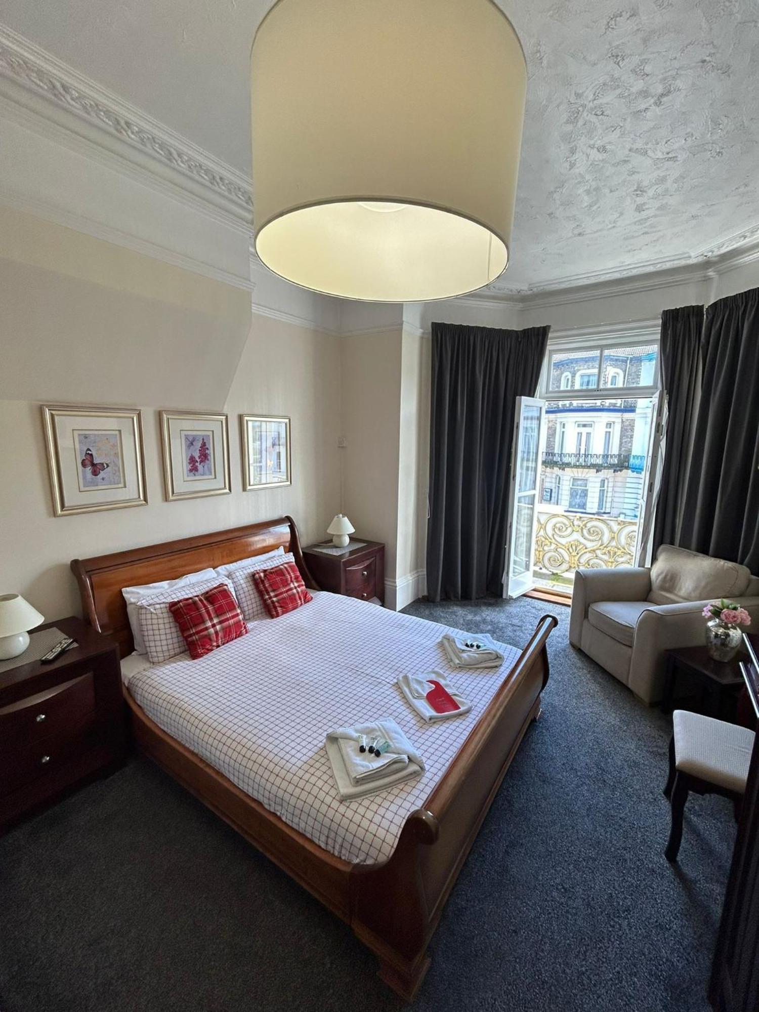 The Lyndhurst Guest House Great Yarmouth Room photo
